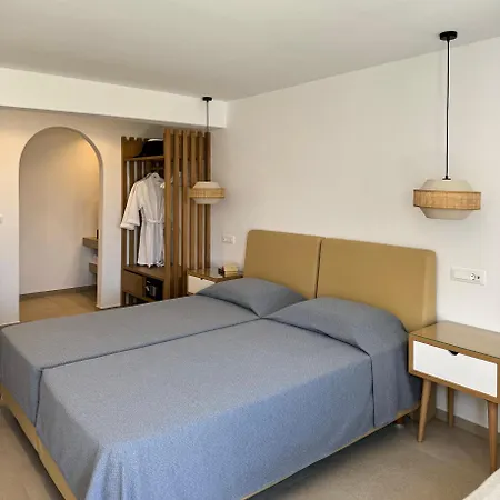 Esperides Платис Ялос