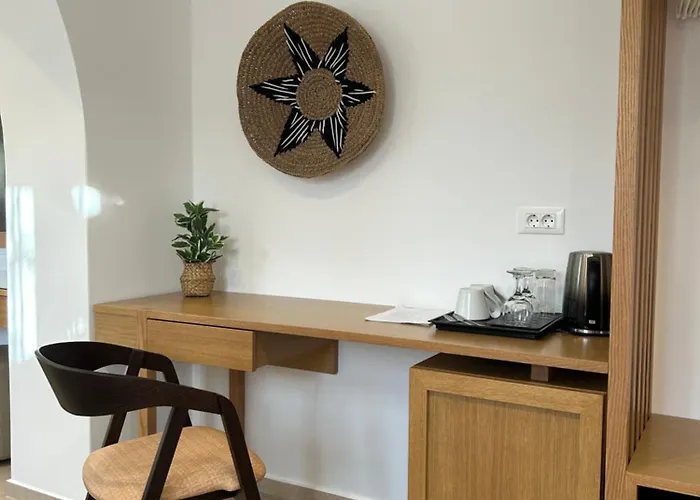 Esperides Platys Gialos (Mykonos)